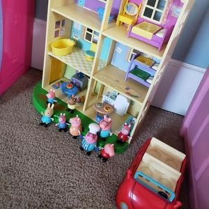 Peppa pig doll house
